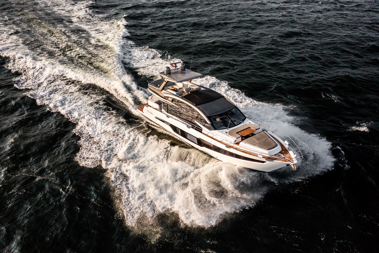 Galeon 700 SKYDECK External image 3