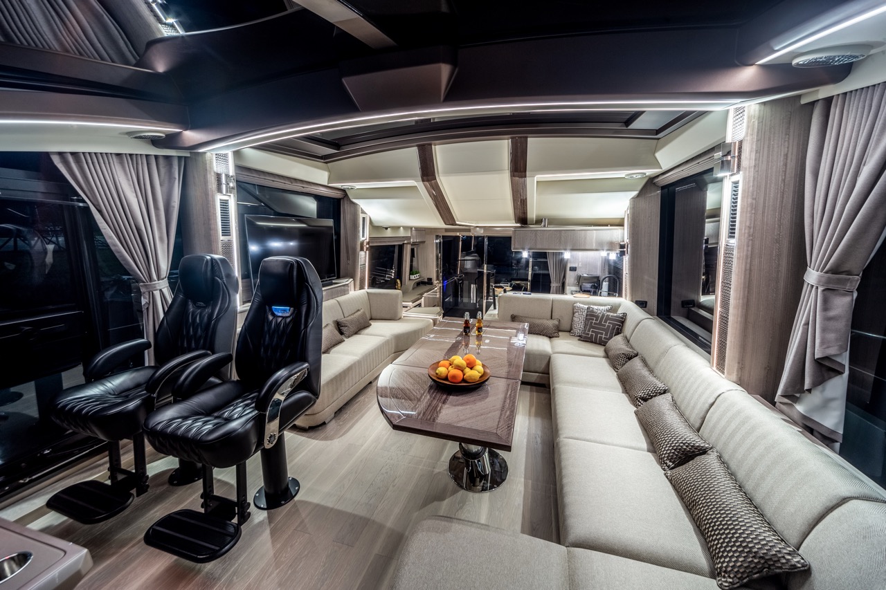 Galeon 700 SKYDECK Internal image 3