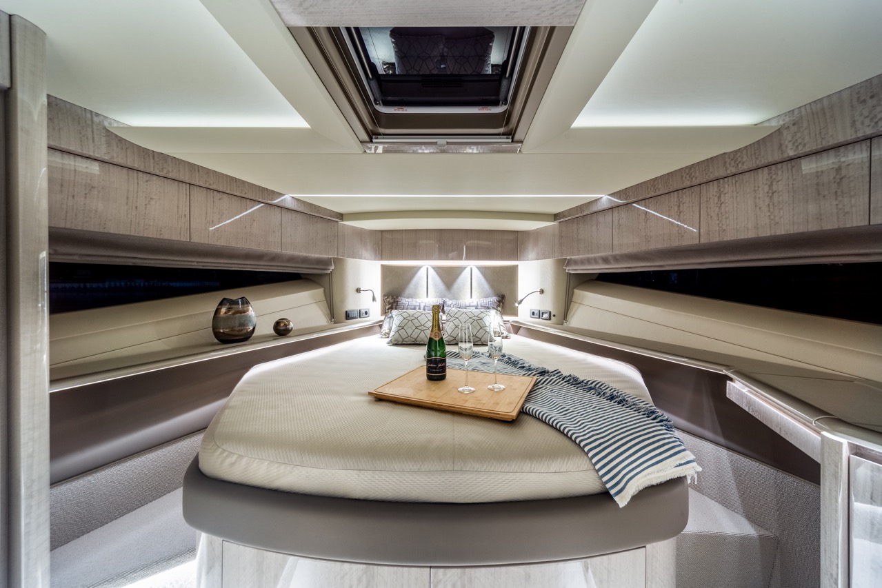 Galeon 700 SKYDECK Internal image 5