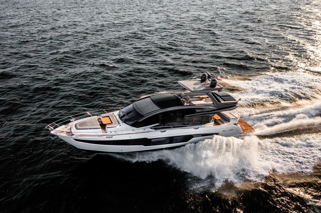 Galeon 700 SKYDECK