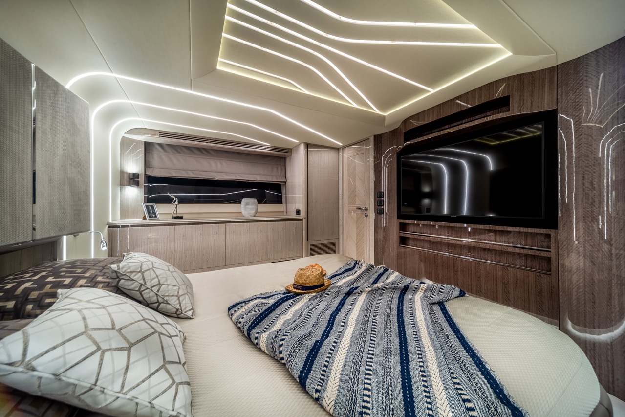 Galeon 700 SKYDECK Internal image 8