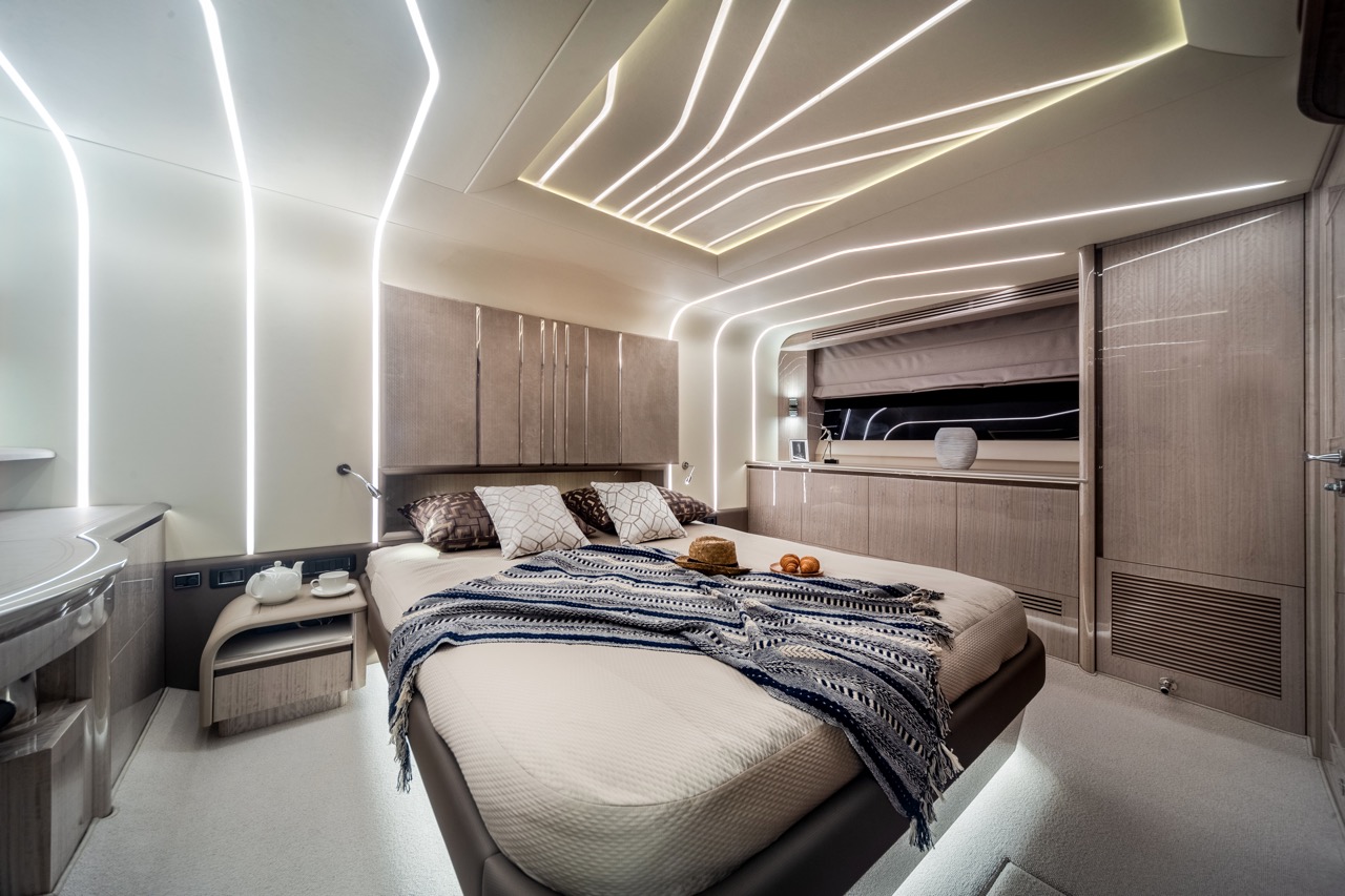 Galeon 700 SKYDECK Internal image 9