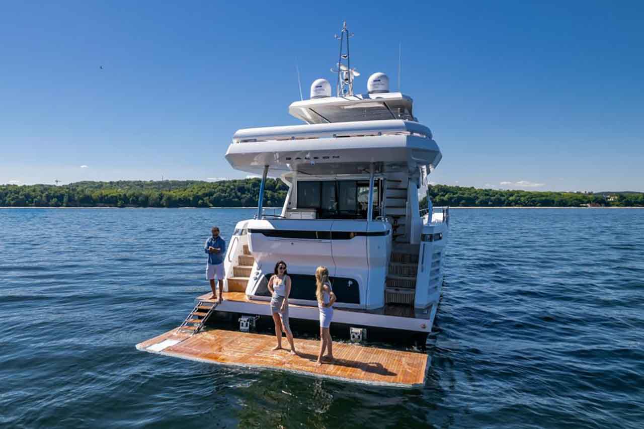 Galeon 800 FLY External image 1