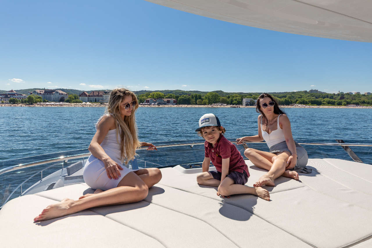 Galeon 800 FLY Lifestyle image 5