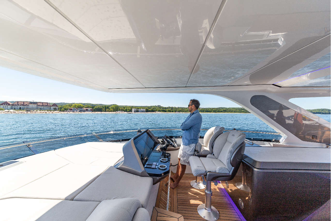 Galeon 800 FLY Lifestyle image 6