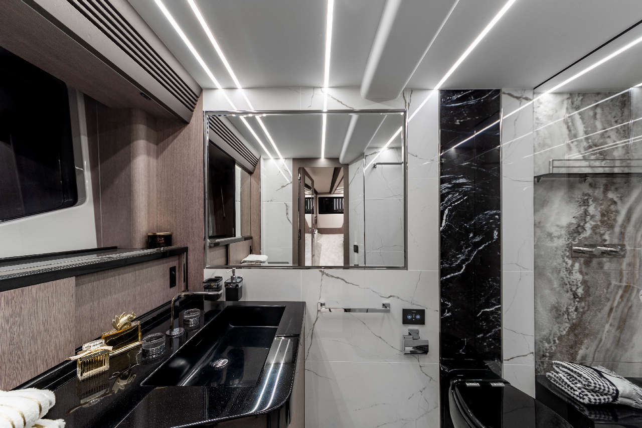 Galeon 800 FLY Internal image 18