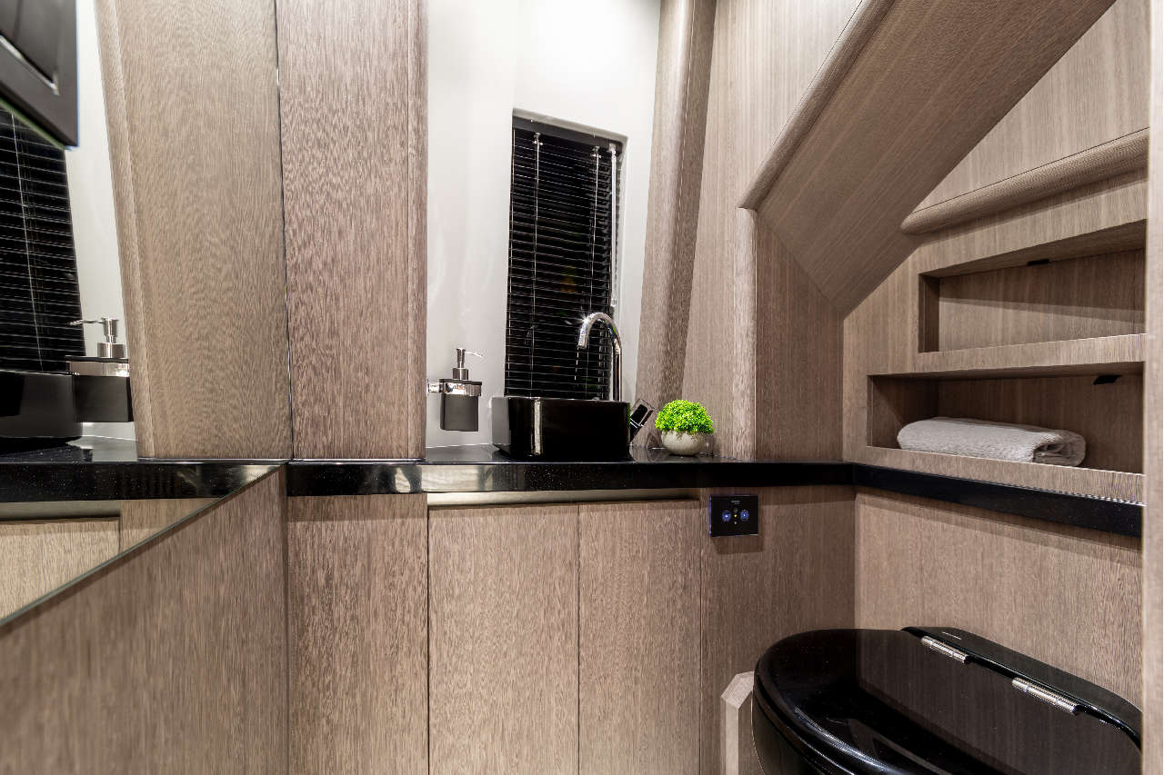 Galeon 800 FLY Internal image 2