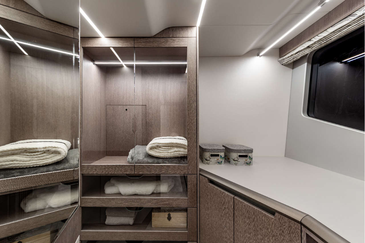 Galeon 800 FLY Internal image 21