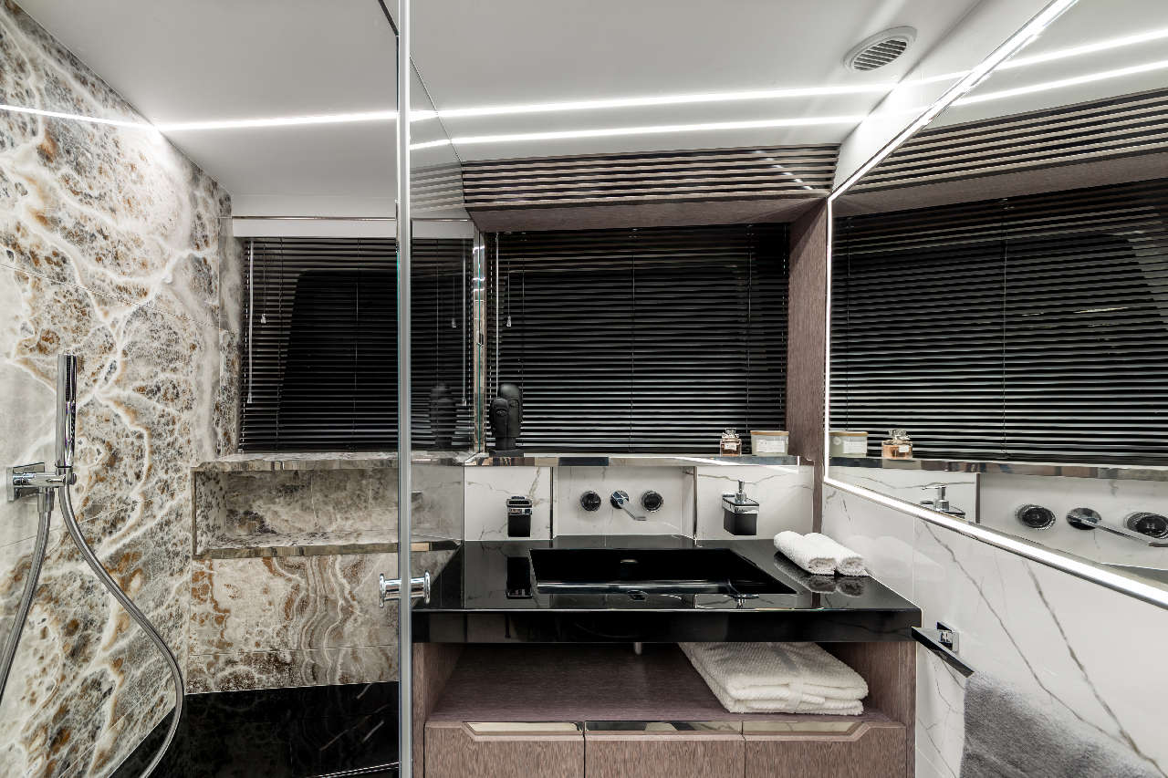 Galeon 800 FLY Internal image 24