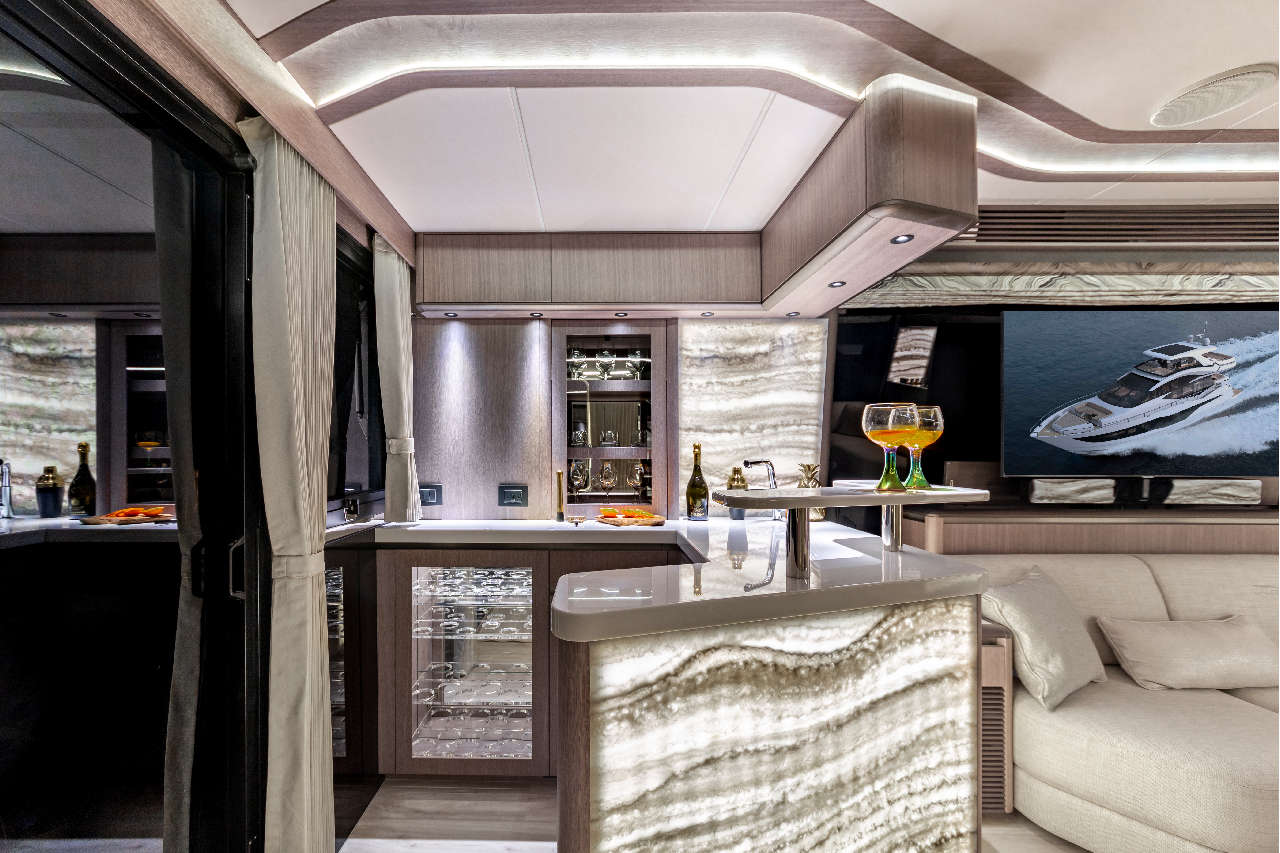 Galeon 800 FLY Internal image 3