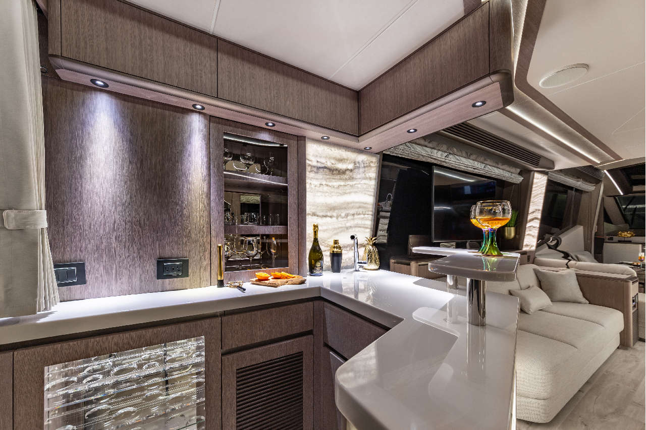 Galeon 800 FLY Internal image 4