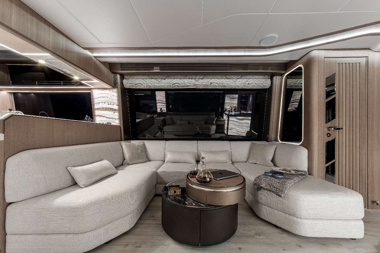 Galeon 800 FLY Internal image 6