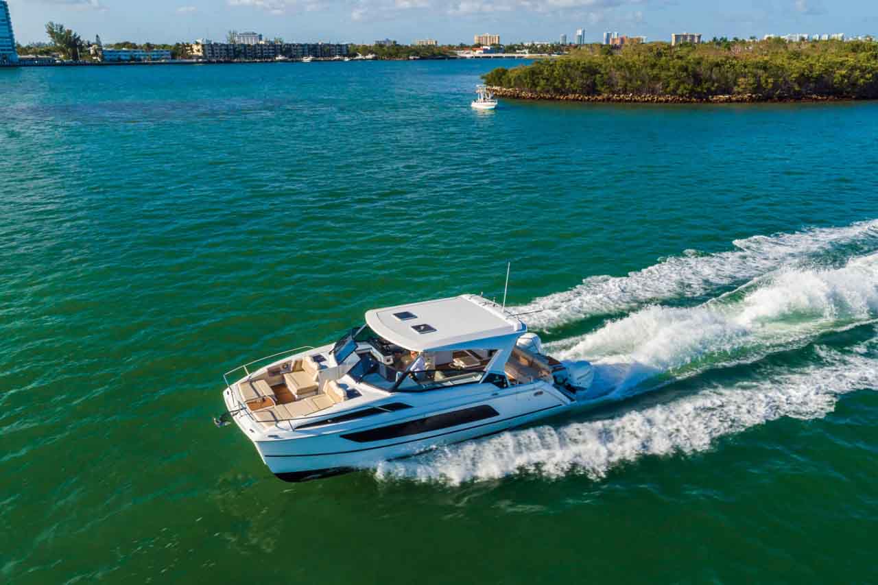 Aquila 36 Lifestyle image 3