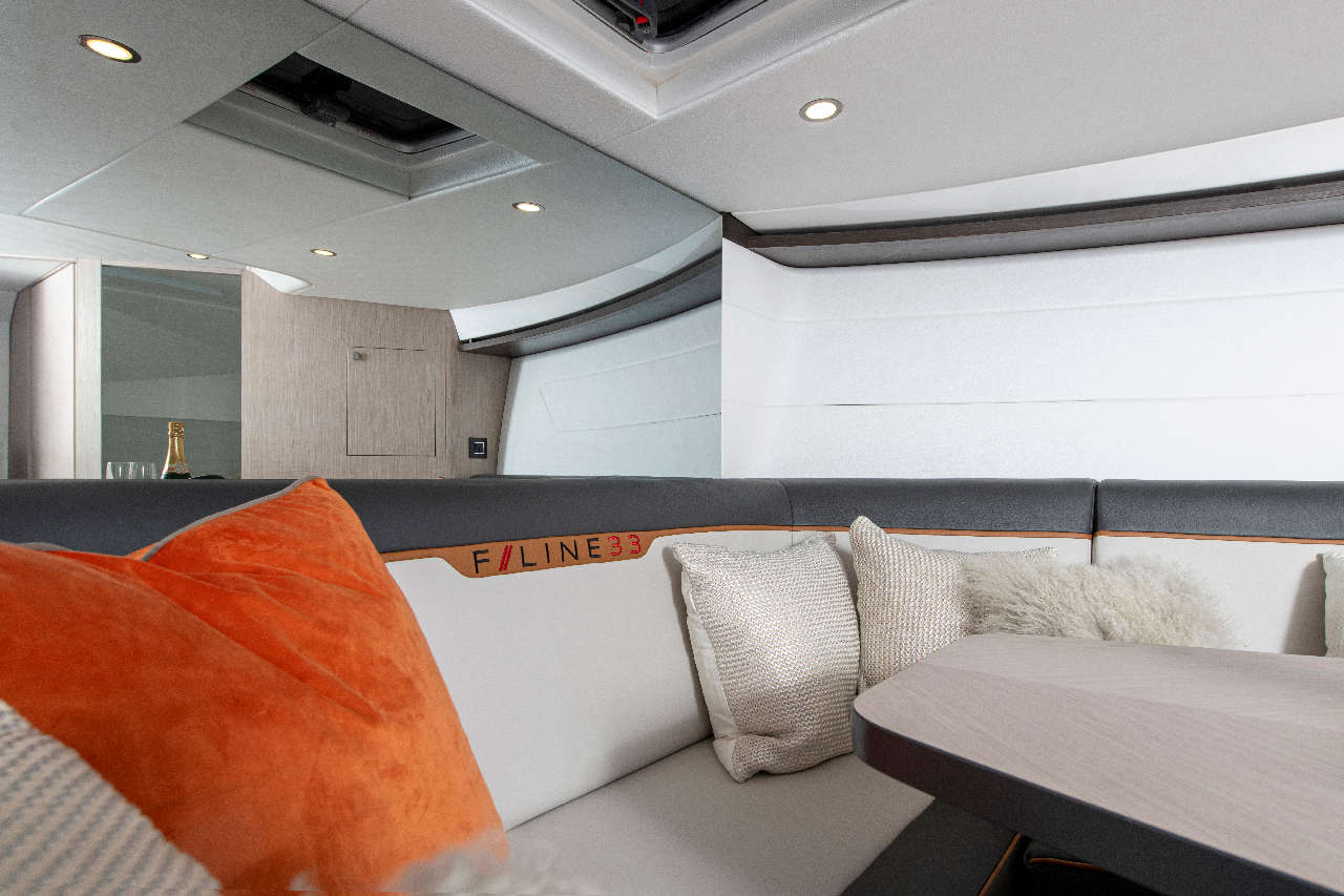 Fairline F//Line 33 Interior image 5