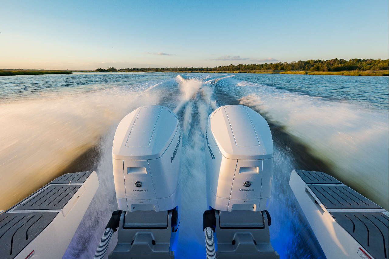 Galeon 375 GTO Cockpit image 29