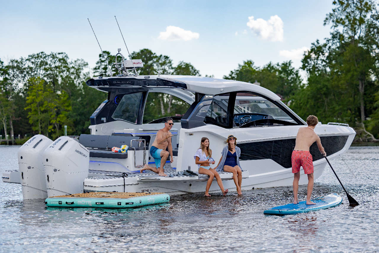 Galeon 375 GTO Lifestyle image 14