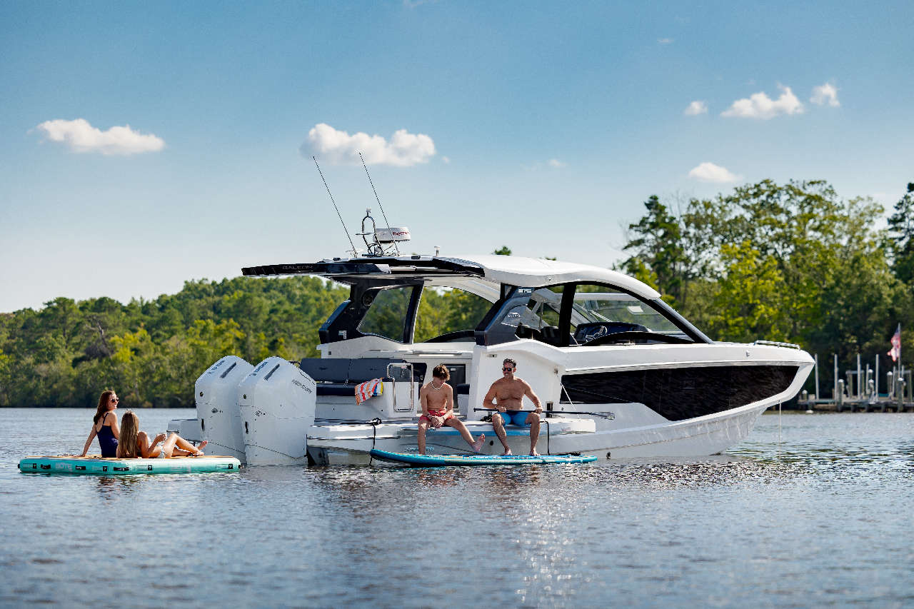 Galeon 375 GTO Lifestyle image 17