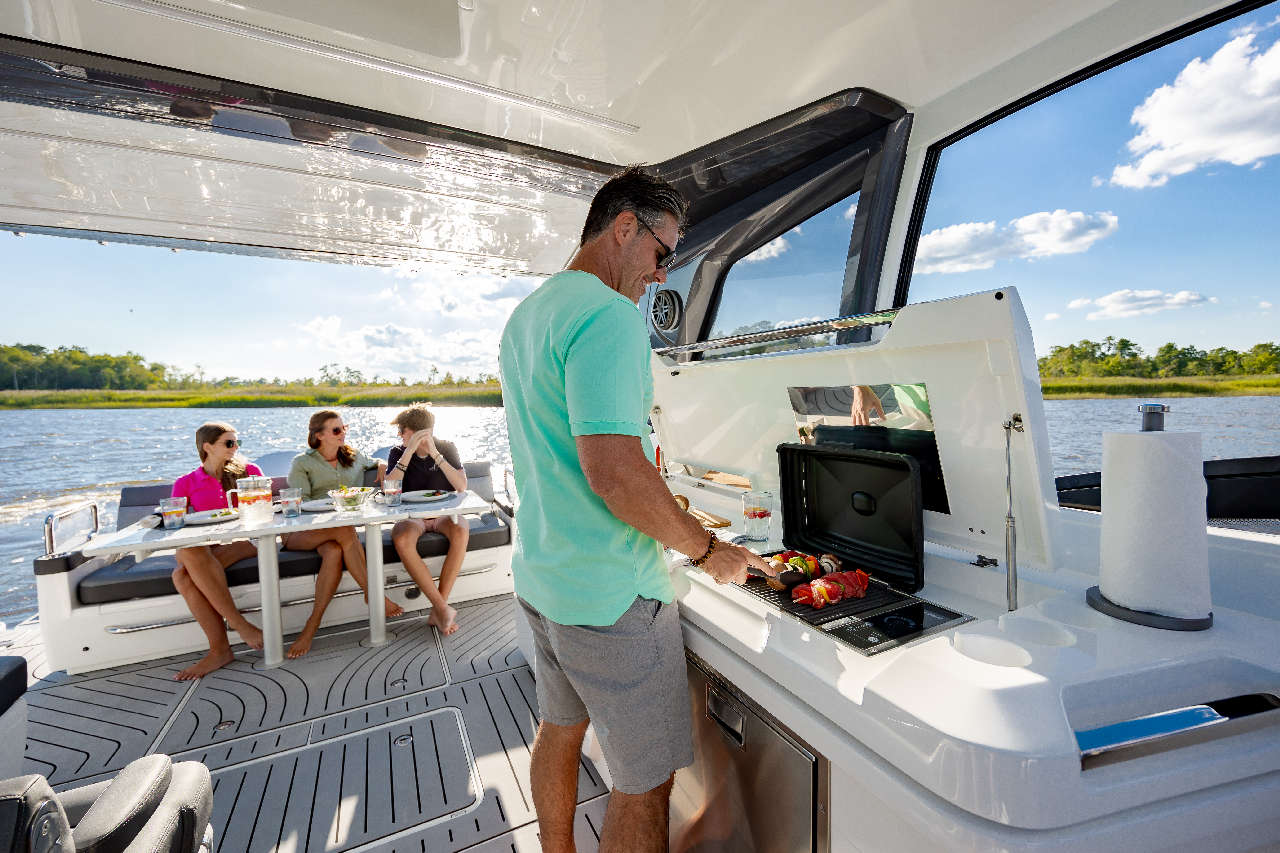 Galeon 375 GTO Lifestyle image 20