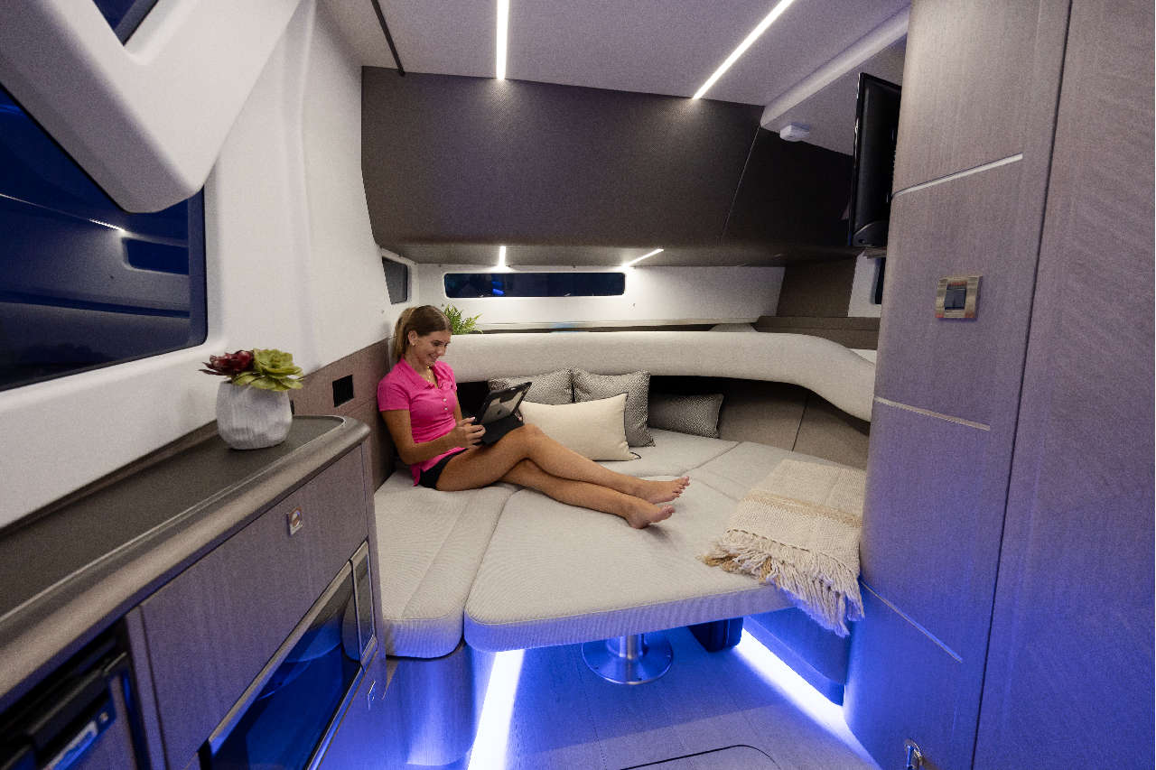 Galeon 375 GTO Lifestyle image 25