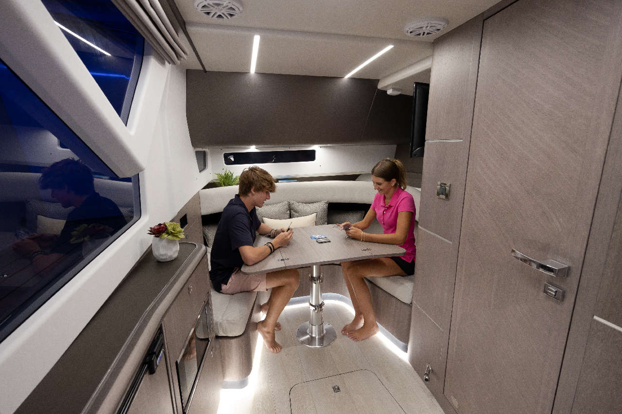 Galeon 375 GTO Lifestyle image 26