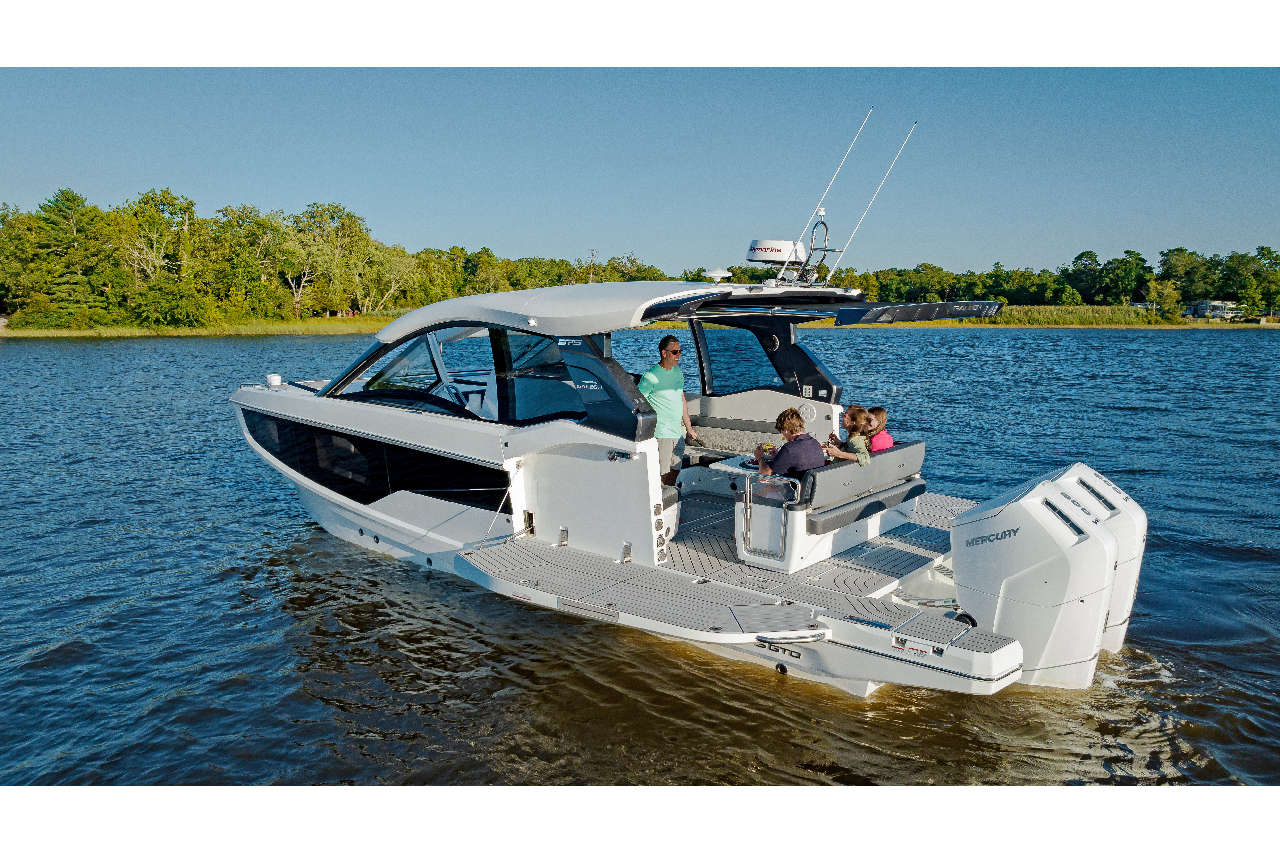 Galeon 375 GTO Lifestyle image 6