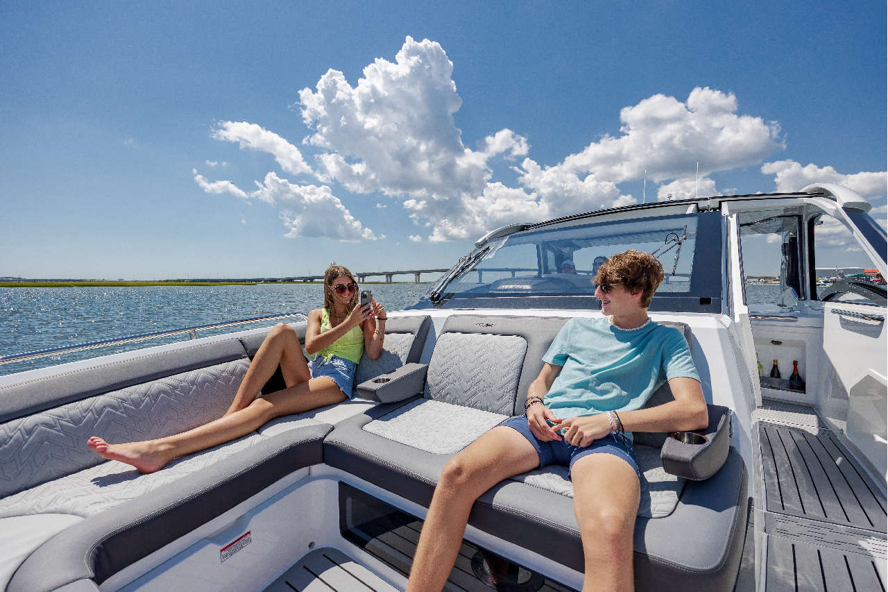 Galeon 375 GTO Lifestyle image 9