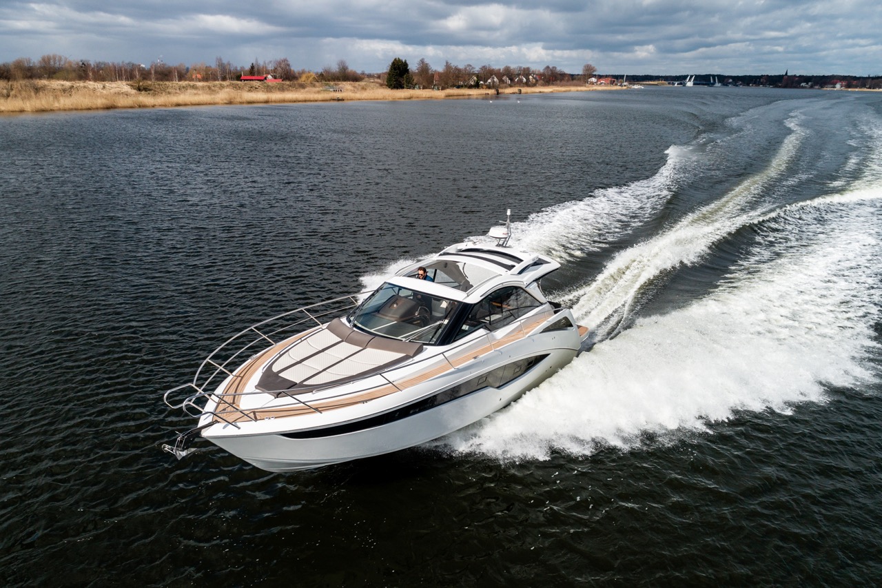 Galeon 405 HTS External image 5