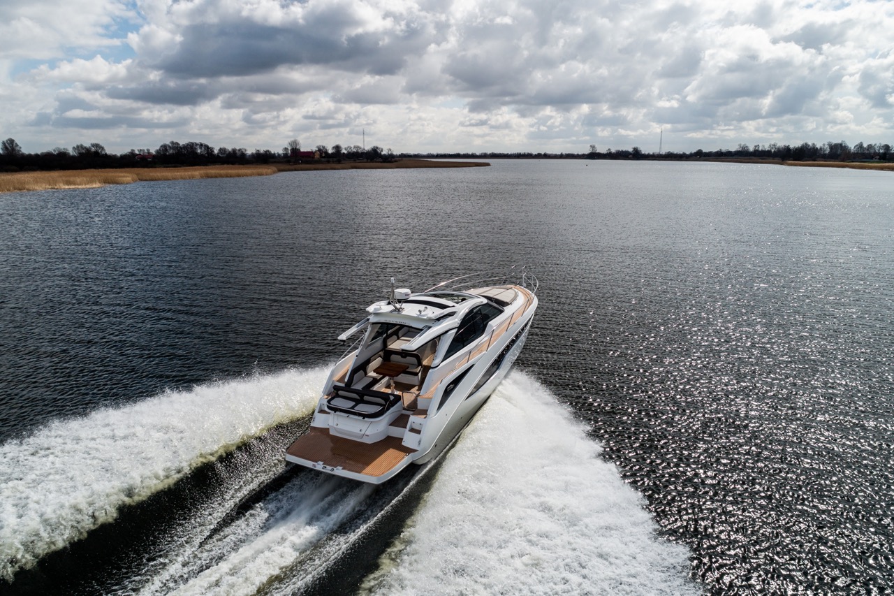 Galeon 405 HTS External image 8