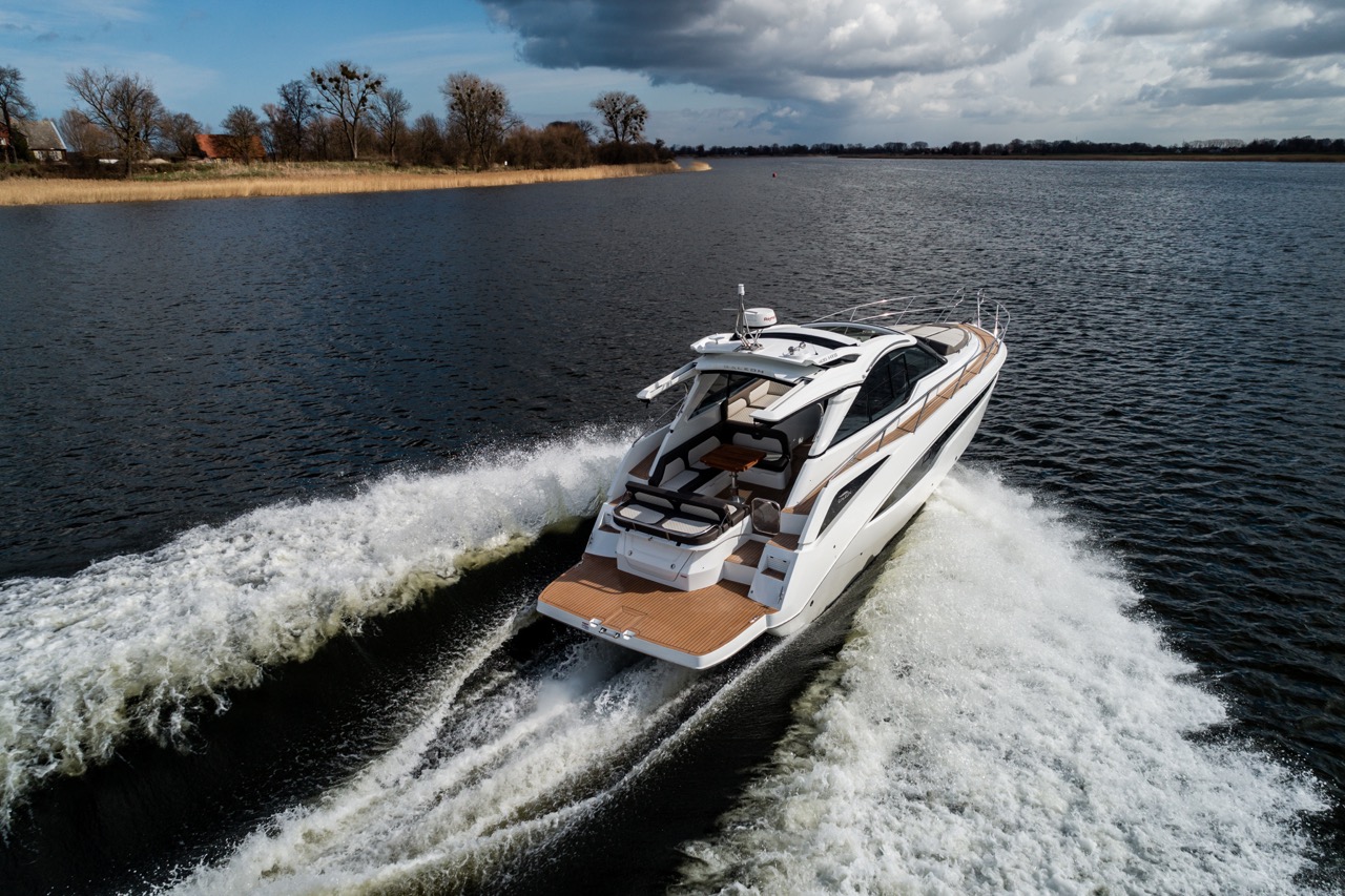 Galeon 405 HTS External image 10