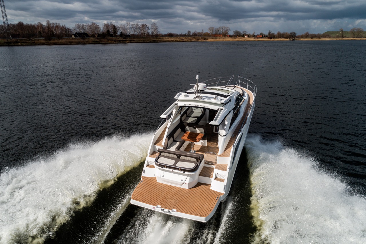 Galeon 405 HTS External image 12