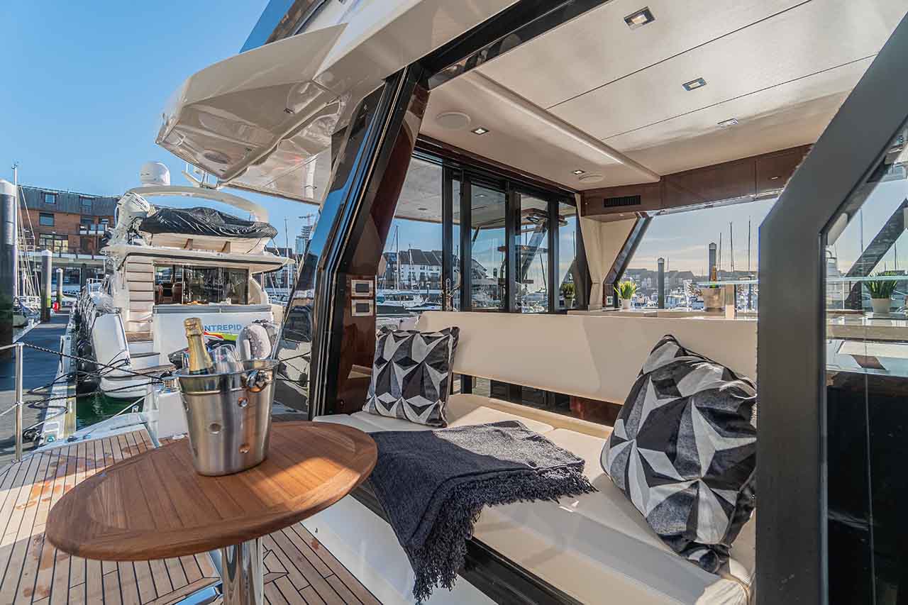 Galeon 500 FLY Cockpit image 19