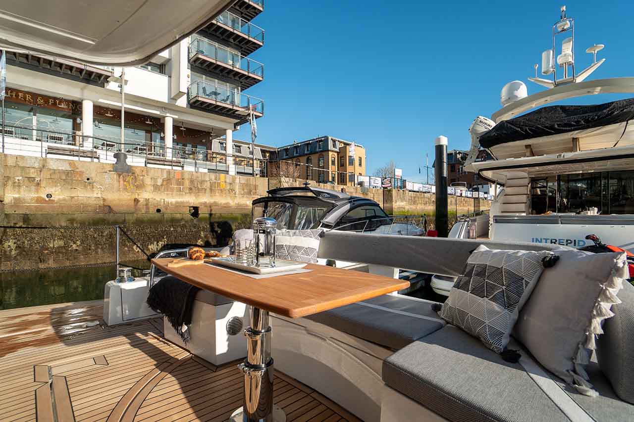 Galeon 500 FLY Cockpit image 22