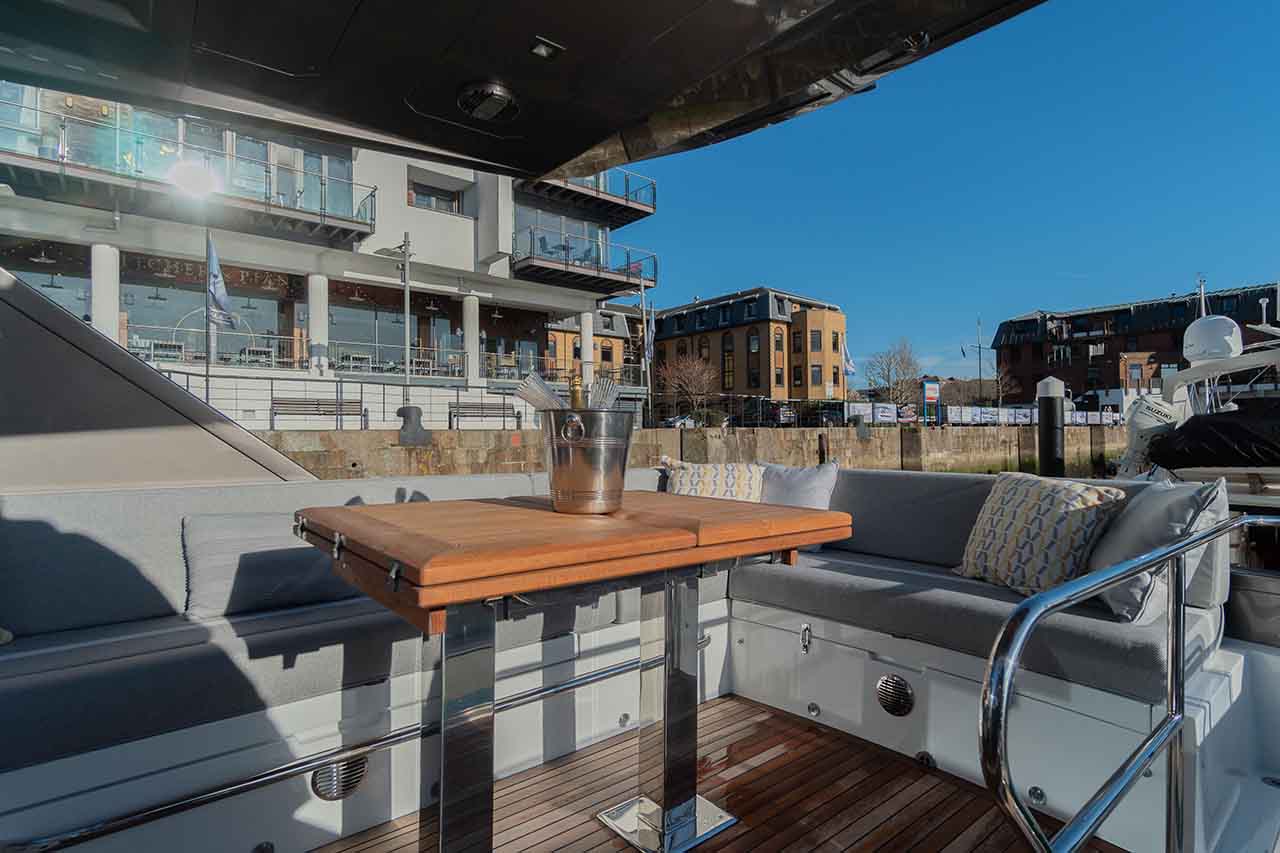 Galeon 500 FLY Cockpit image 32