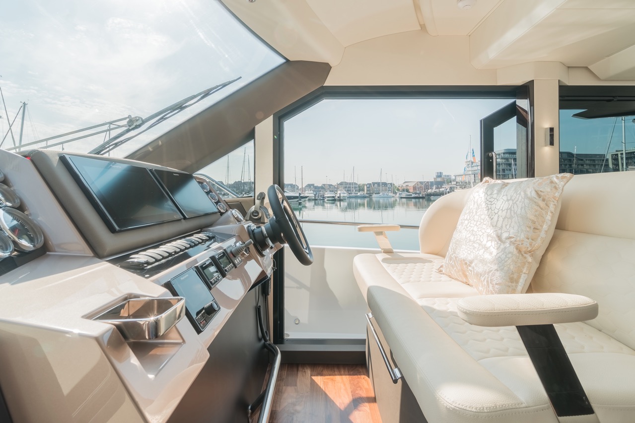Galeon 400 FLY Internal image 12