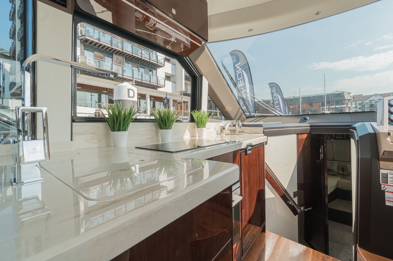 Galeon 400 FLY Internal image 14