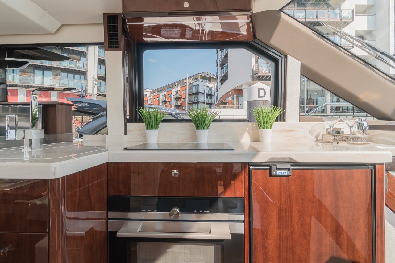 Galeon 400 FLY Internal image 15
