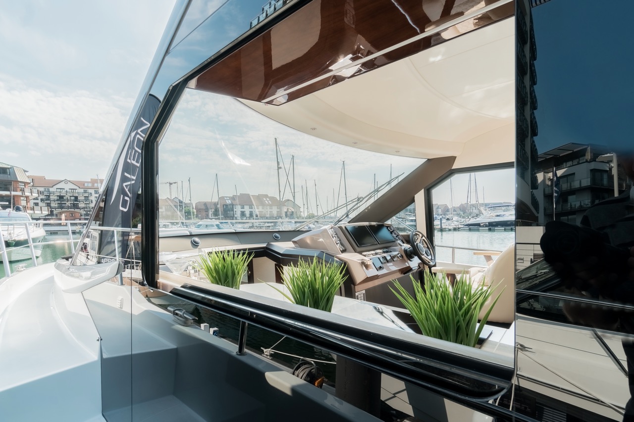 Galeon 400 FLY Internal image 17