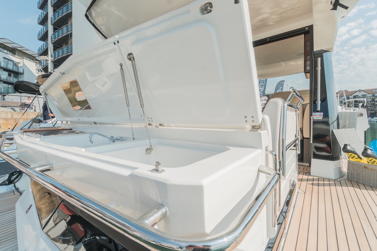 Galeon 400 FLY Internal image 19