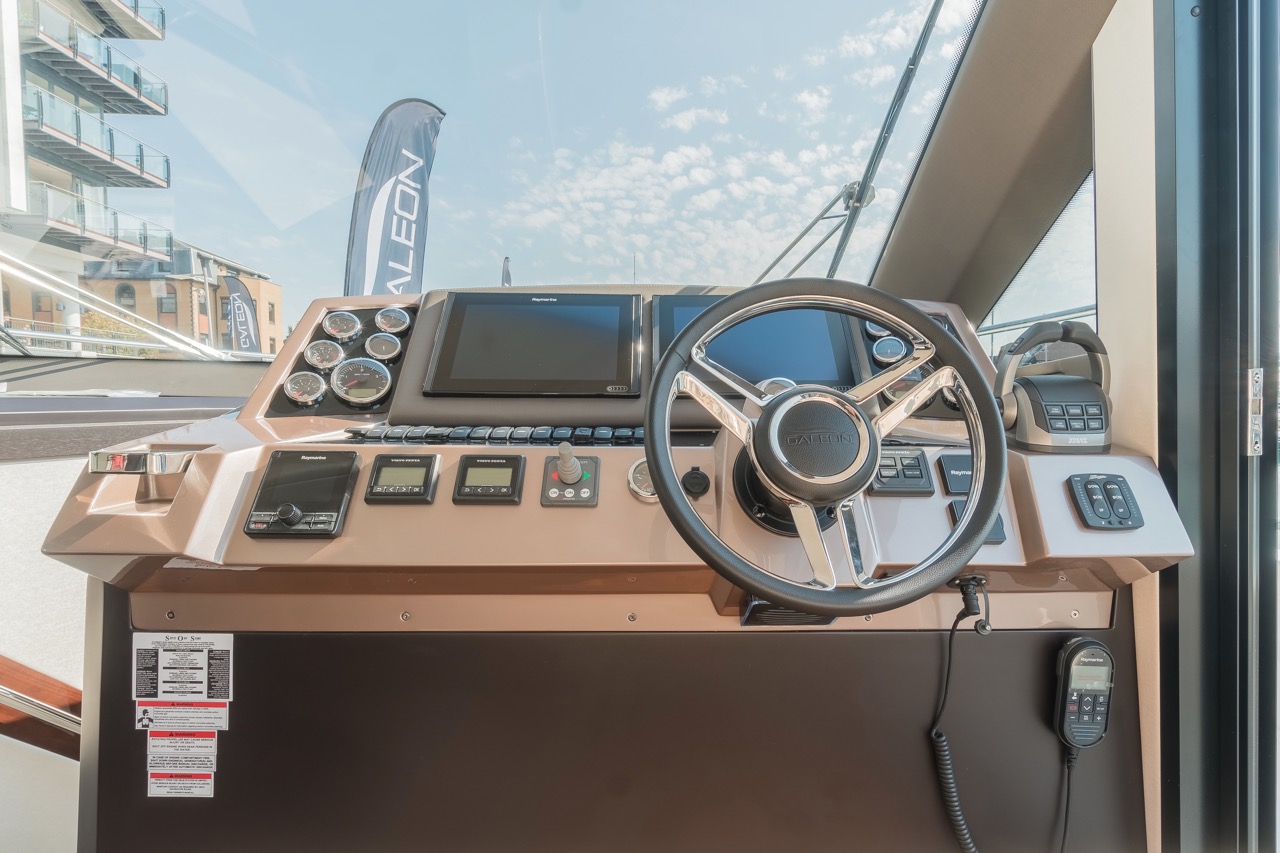 Galeon 400 FLY Internal image 20