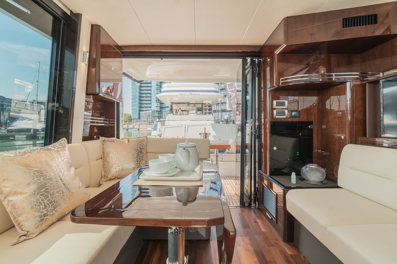 Galeon 400 FLY Internal image 24