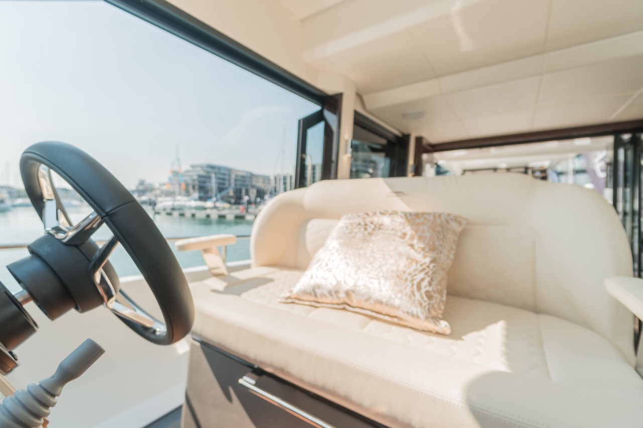 Galeon 400 FLY Internal image 26
