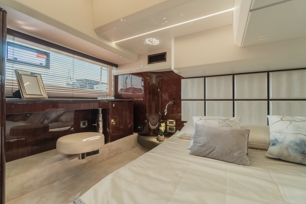 Galeon 400 FLY Internal image 35