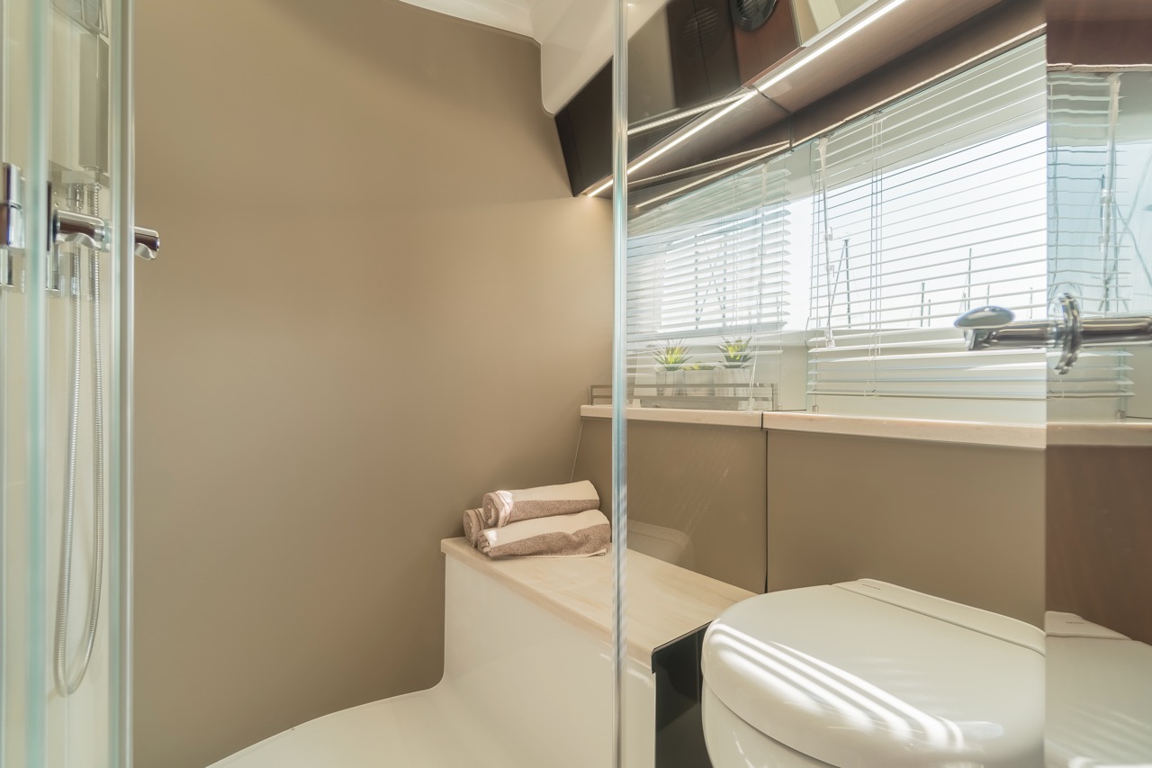 Galeon 400 FLY Internal image 37