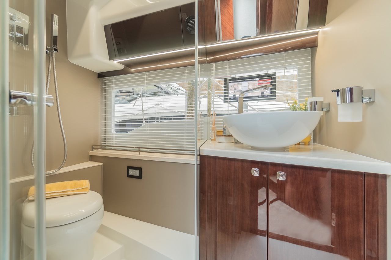 Galeon 400 FLY Internal image 38