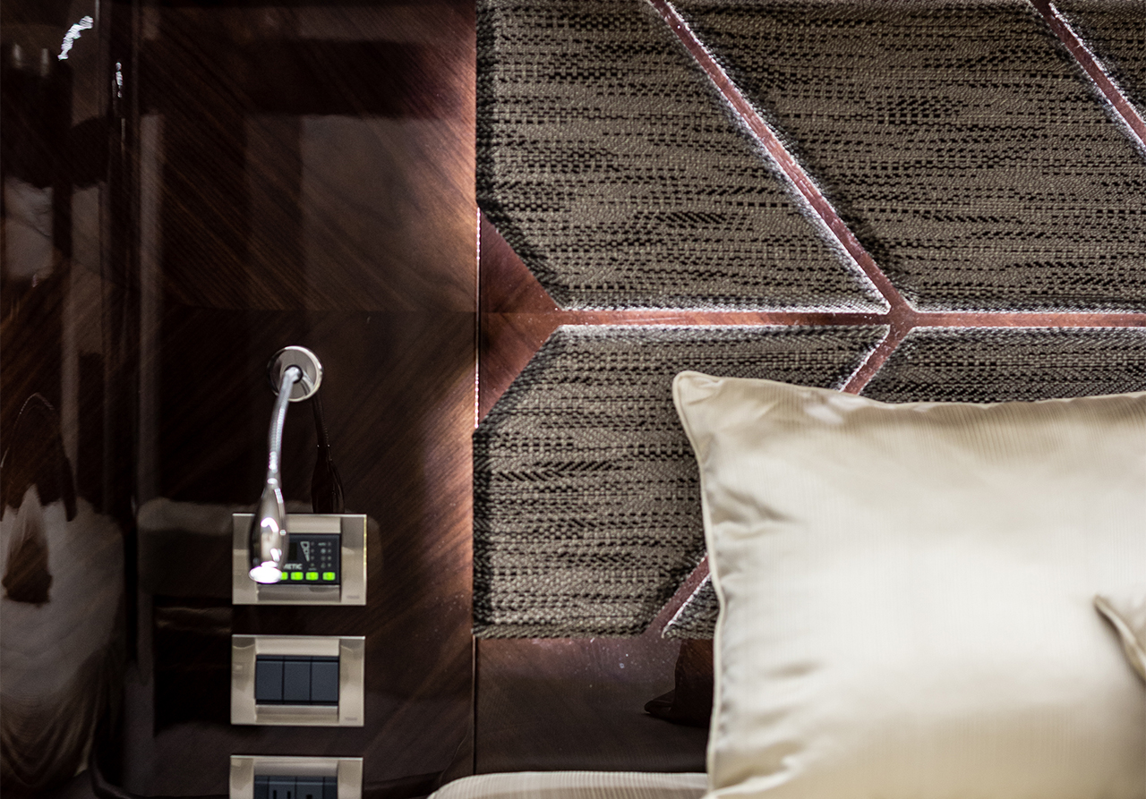 Galeon 410 HTC Interior Details image 3