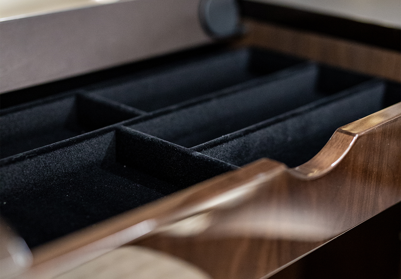 Galeon 410 HTC Interior Details image 6
