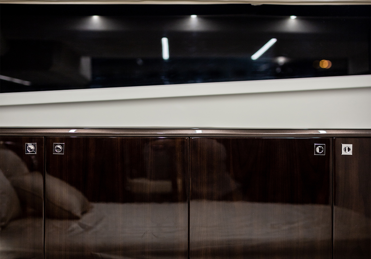 Galeon 410 HTC Interior Details image 9