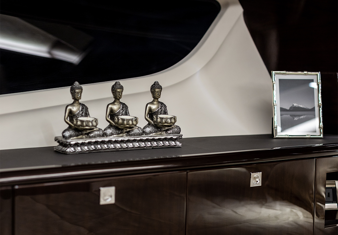 Galeon 410 HTC Interior Details image 23