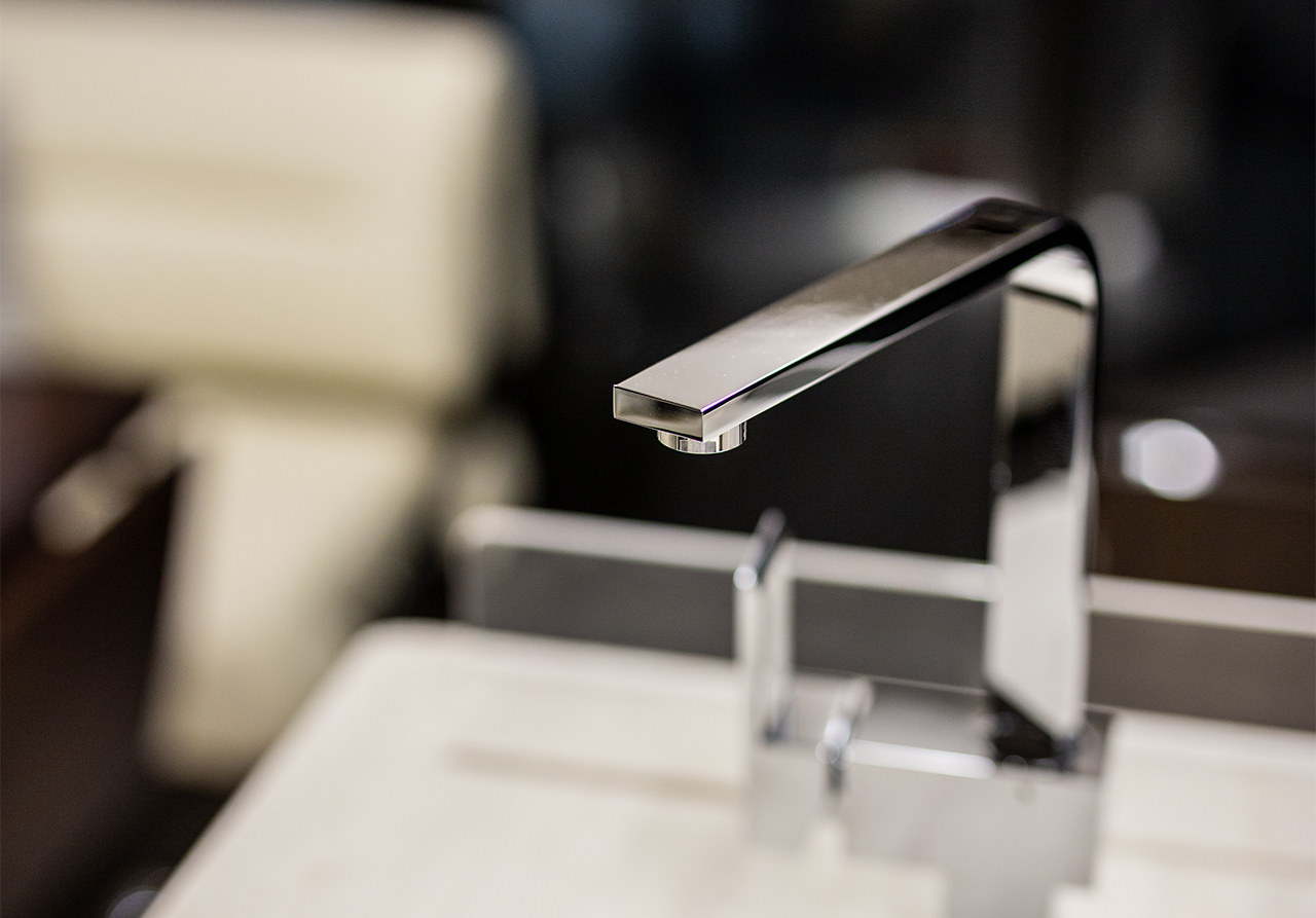 Galeon 410 HTC Interior Details image 24