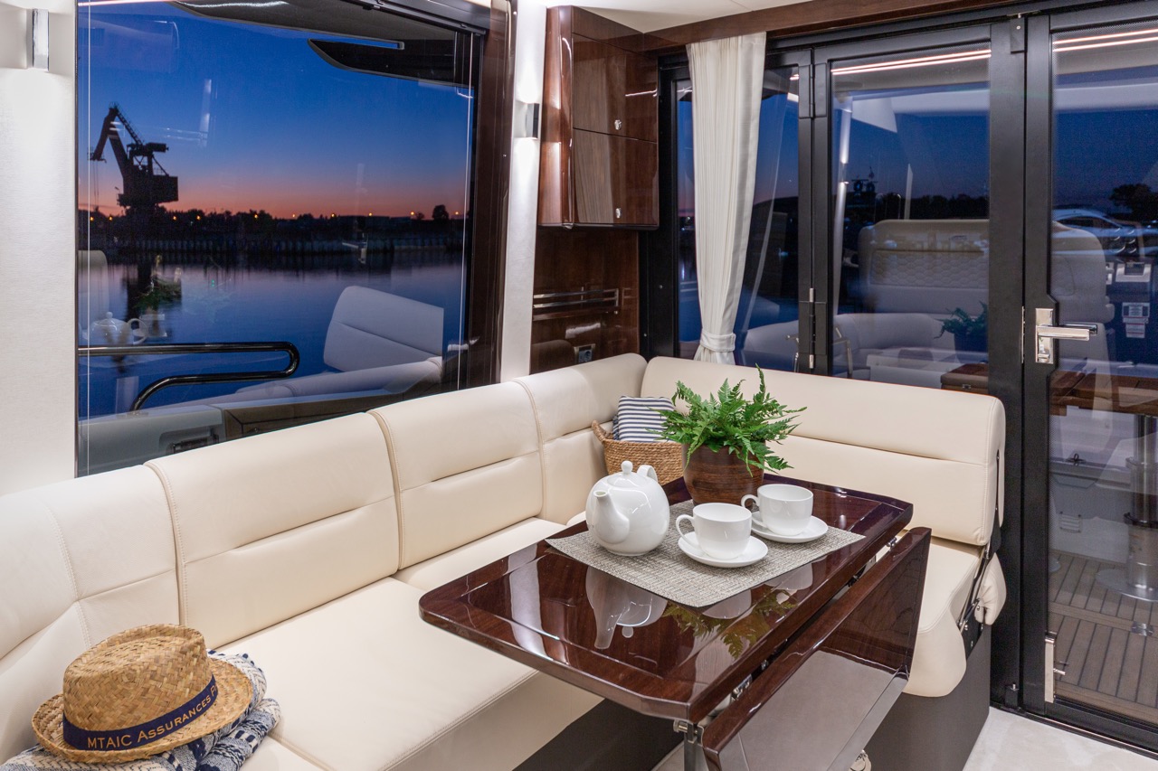 Galeon 400 FLY Internal image 1